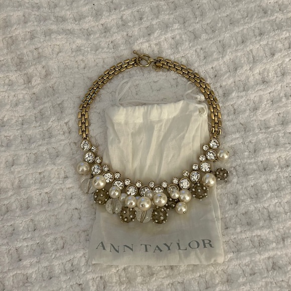 Ann Taylor Women’s Statement Necklace - Picture 1 of 5